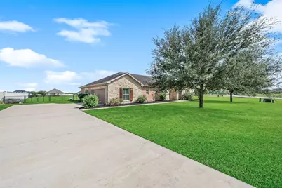 135 Wellspring Boulevard, Victoria, TX 77904 - Photo 3