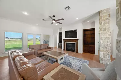 135 Wellspring Boulevard, Victoria, TX 77904 - Photo 7