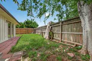 10814 Parkland Woods Dr, Sugar Land, TX 77498 - Photo 25