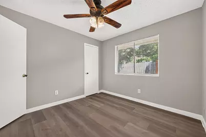 10814 Parkland Woods Drive, Sugar Land, TX 77498 - Photo 21