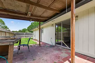 10814 Parkland Woods Dr, Sugar Land, TX 77498 - Photo 29