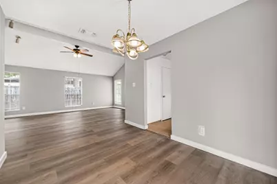 10814 Parkland Woods Drive, Sugar Land, TX 77498 - Photo 13