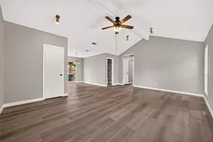 10814 Parkland Woods Dr, Sugar Land, TX 77498 - Photo 17