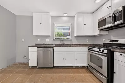 10814 Parkland Woods Drive, Sugar Land, TX 77498 - Photo 7