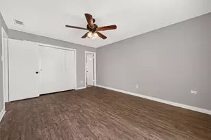 10814 Parkland Woods Dr, Sugar Land, TX 77498 - Photo 17