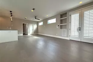 1015 E 27th St, Houston, TX 77009 - Photo 11