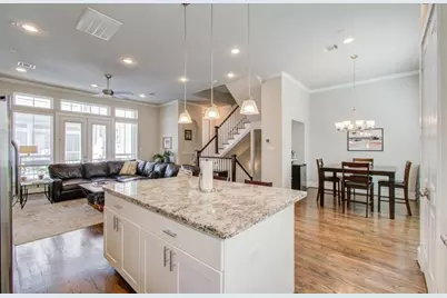 243 W 27th Street, Houston, TX 77008 - Photo 9