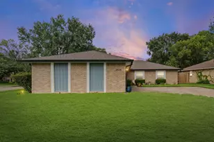 2634 Plymouth Rock Dr, Webster, TX 77598 - Photo 1