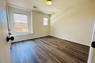 6602 Providence View Ln, Houston, TX 77049 - Photo 9