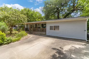 104 Camellia St, Lake Jackson, TX 77566 - Photo 1