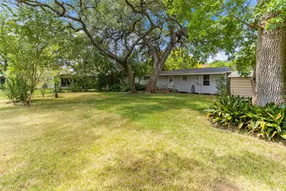 104 Camellia Street, Lake Jackson, TX 77566 - Photo 15
