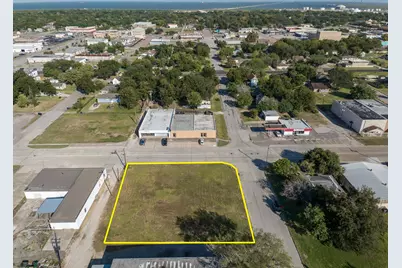 705 9th Street N, Texas City, TX 77590 - Photo 1