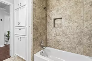 1734 Knightwick Dr, Houston, TX 77008 - Photo 35