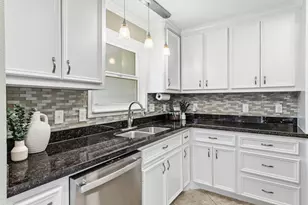 1734 Knightwick Dr, Houston, TX 77008 - Photo 21