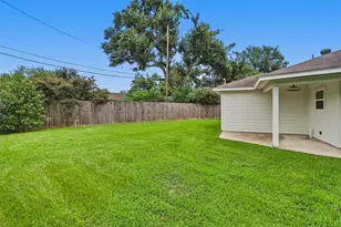 1734 Knightwick Dr, Houston, TX 77008 - Photo 37