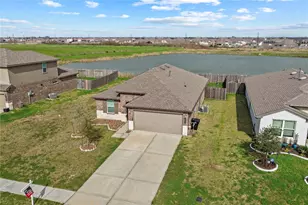 14531 Sweetwater Dr, Baytown, TX 77523 - Photo 1