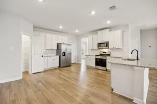 3009 Floating Barque Dr, Texas City, TX 77510 - Photo 3