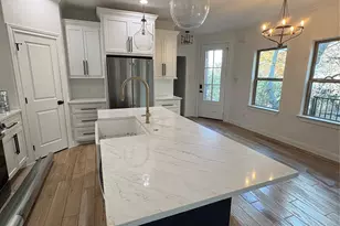 109 Cove Point, Conroe, TX 77356 - Photo 3