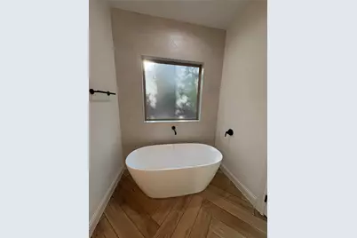 109 Cove Point, Conroe, TX 77356 - Photo 11