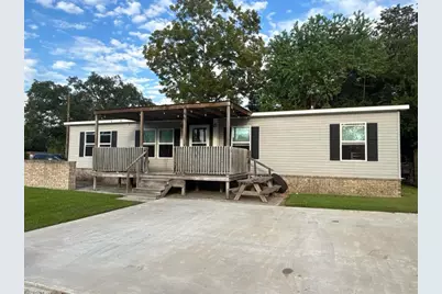 3013 W Park Avenue, Pinehurst, TX 77630 - Photo 1