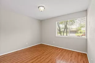 15911 Mill Point Dr, Houston, TX 77059 - Photo 7