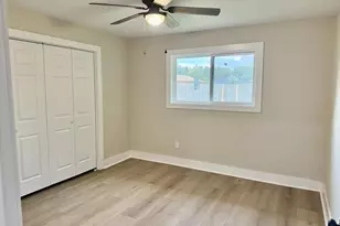 108 Draeger Dr, West Columbia, TX 77486 - Photo 5