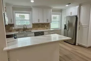 108 Draeger Dr, West Columbia, TX 77486 - Photo 3