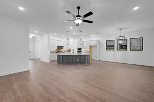 11910 Salty Bnd Dr, Baytown, TX 77523 - Photo 31