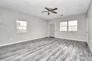 7926 Hudson St, Houston, TX 77012 - Photo 9