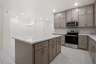 702 Azalea St, Waller, TX 77484 - Photo 9