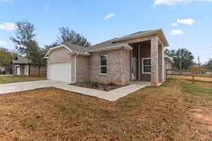 702 Azalea St, Waller, TX 77484 - Photo 3