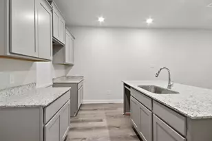1112 Independence Ave, Bay City, TX 77414 - Photo 5