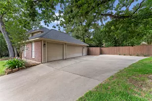 1 Fairmont Ct, Conroe, TX 77304 - Photo 3