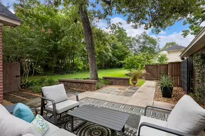 1 Fairmont Court, Conroe, TX 77304 - Photo 5