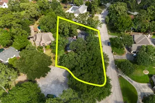 1 Fairmont Ct, Conroe, TX 77304 - Photo 1