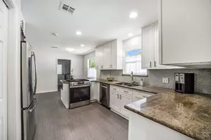 6215 Queensloch Dr, Houston, TX 77096 - Photo 13