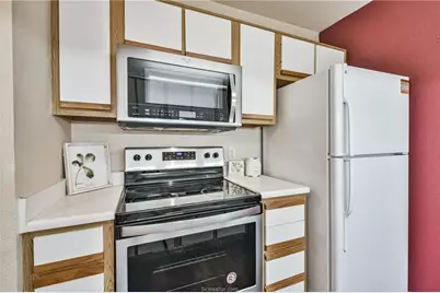 529 Southwest Parkway Parkway #203, College Station, TX 77840 - Photo 17