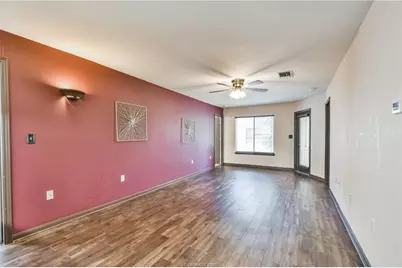 529 Southwest Parkway Parkway #203, College Station, TX 77840 - Photo 5