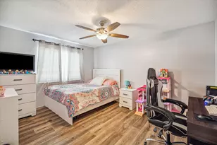 11835 Sandpiper Dr, Houston, TX 77035 - Photo 13