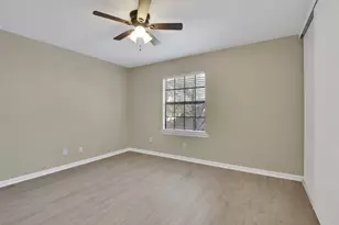 1300 Baker Ave Ave, Bryan, TX 77803 - Photo 9