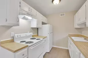 1300 Baker Ave Ave, Bryan, TX 77803 - Photo 3