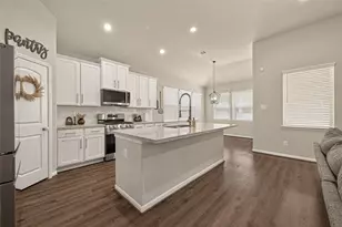 1665 Morgan Trail Dr, Alvin, TX 77511 - Photo 13