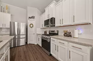 1665 Morgan Trail Dr, Alvin, TX 77511 - Photo 11