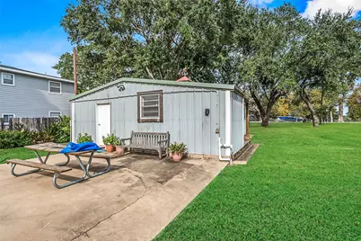 1402 County Road 243, Bay City, TX 77414 - Photo 25