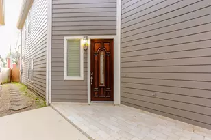 832 W 18th St, Houston, TX 77008 - Photo 3