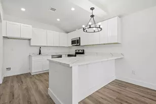5030 Rapido Rd, Houston, TX 77033 - Photo 7