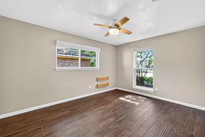 7618 Twin Hills Drive, Houston, TX 77071 - Photo 35