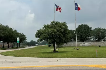 22603 Chenango Lake Dr, Angleton, TX 77515 - Photo 9