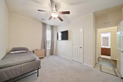 13739 McKinney Creek Lane, Houston, TX 77044 - Photo 17