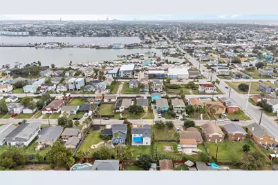 1901 Bayou Homes Drive, Galveston, TX 77551 - Photo 45